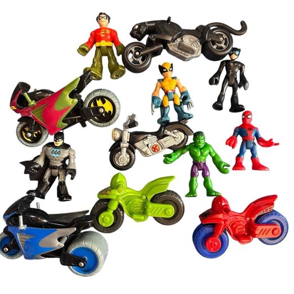 Imaginext DC SUPER FRIENDS figures and motorcycles bundle 12 pcs 215 - Picture 1 of 4
